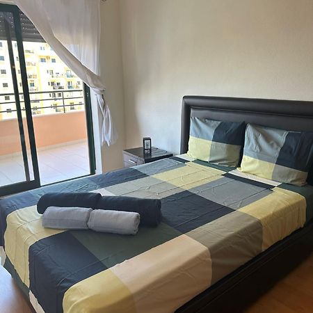 Logement Terrain De Tennis/Piscine 800M De La Mer Portimão Eksteriør bilde